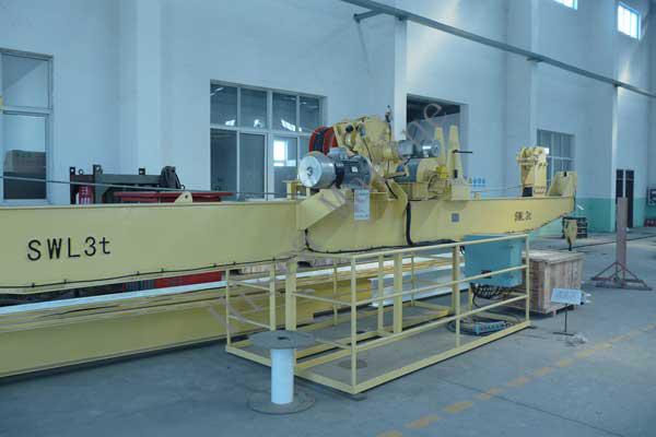 Electric-marine-provision-crane